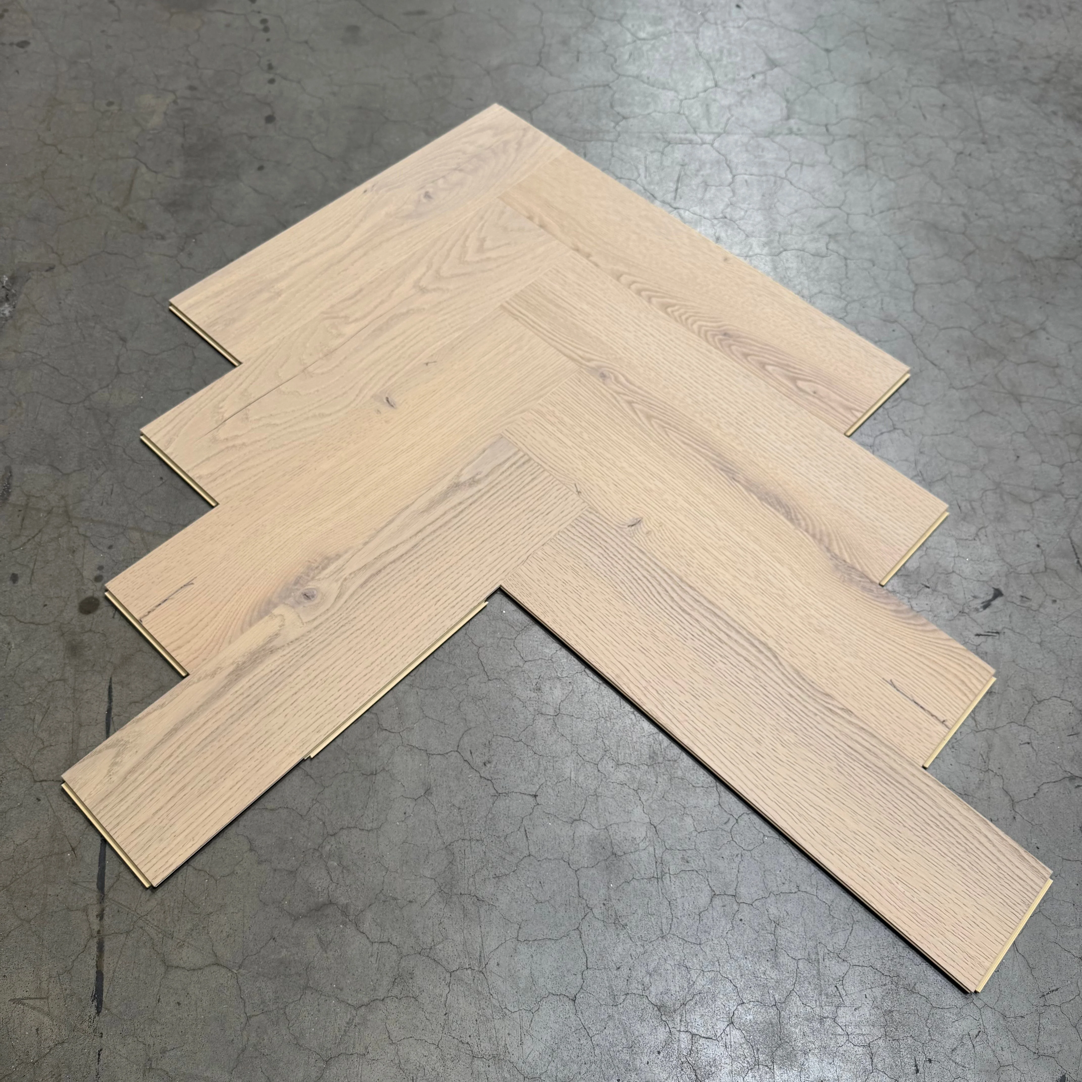 »Light Oak« Premium Klick-Vinyl Fischgrät 1m²